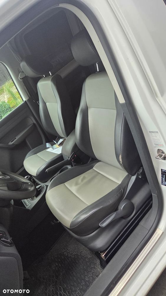 Volkswagen Caddy Maxi Comfortline BMT - 6