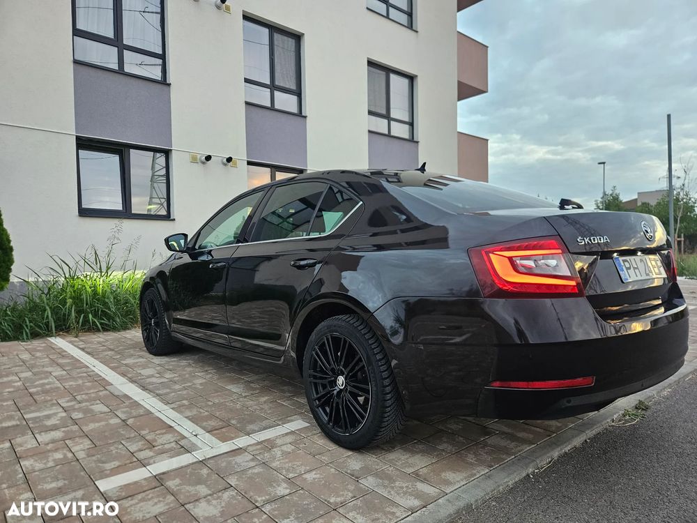 Skoda Octavia ver-2-0-tdi-dsg-clever - 3