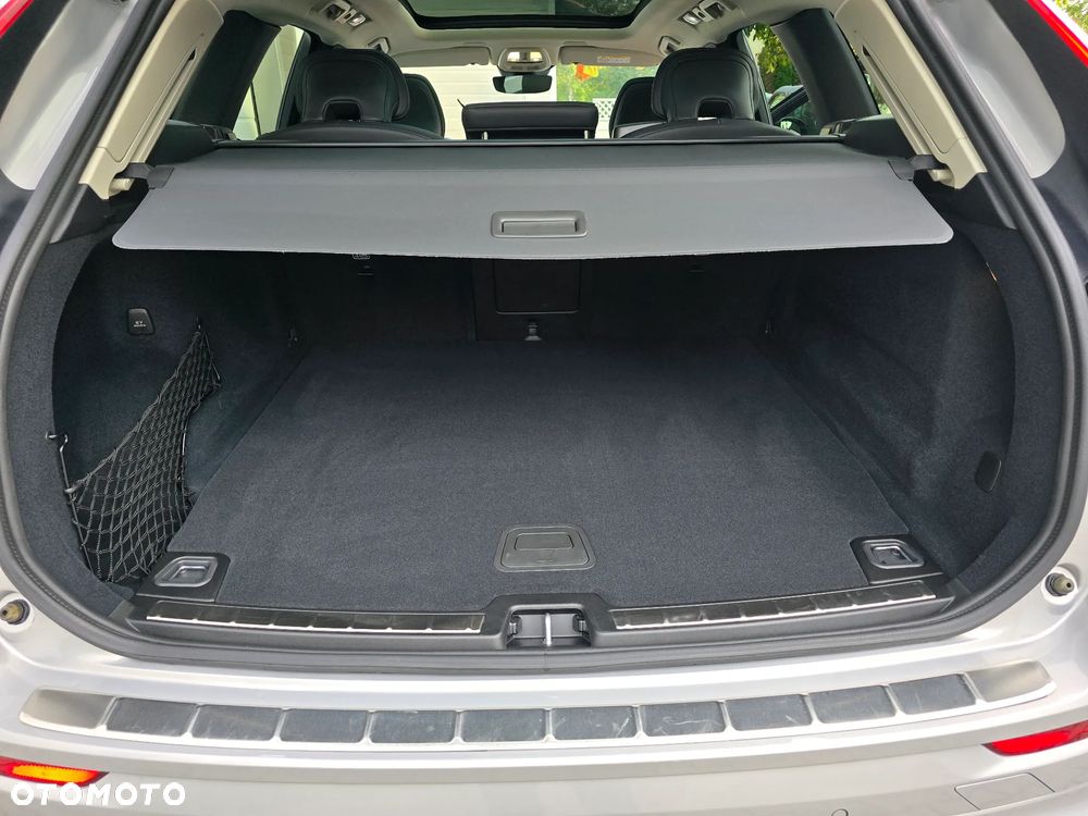 Volvo XC 60 T6 AWD Recharge Plus Dark - 35