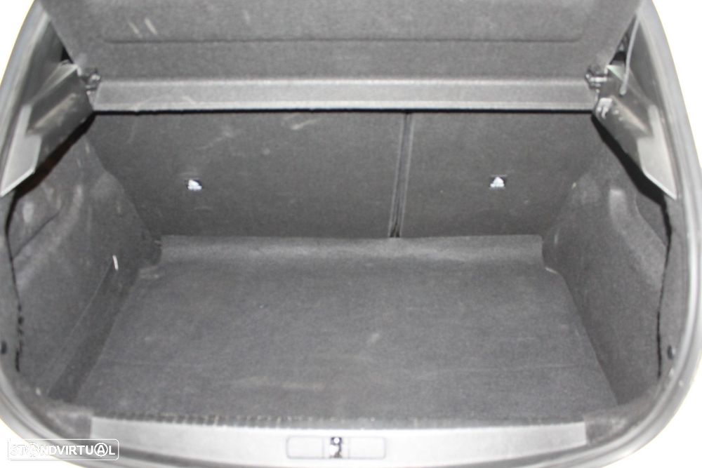 Peugeot 208 1.2 PureTech Active Pack - 11