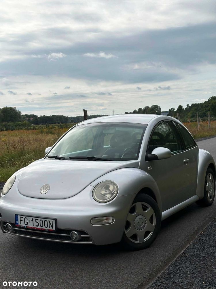 Volkswagen New Beetle - 1