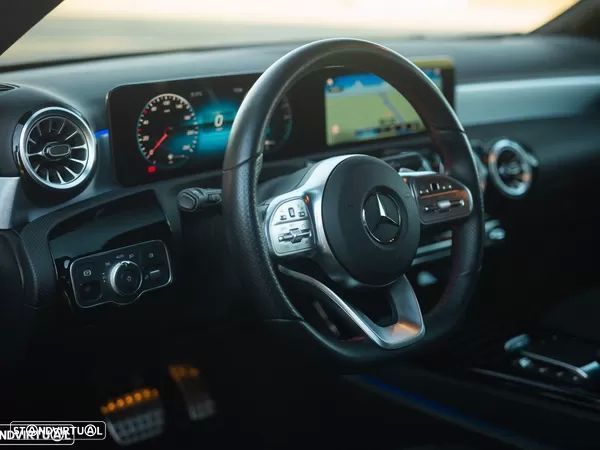 Mercedes-Benz A 250 e AMG Line - 13