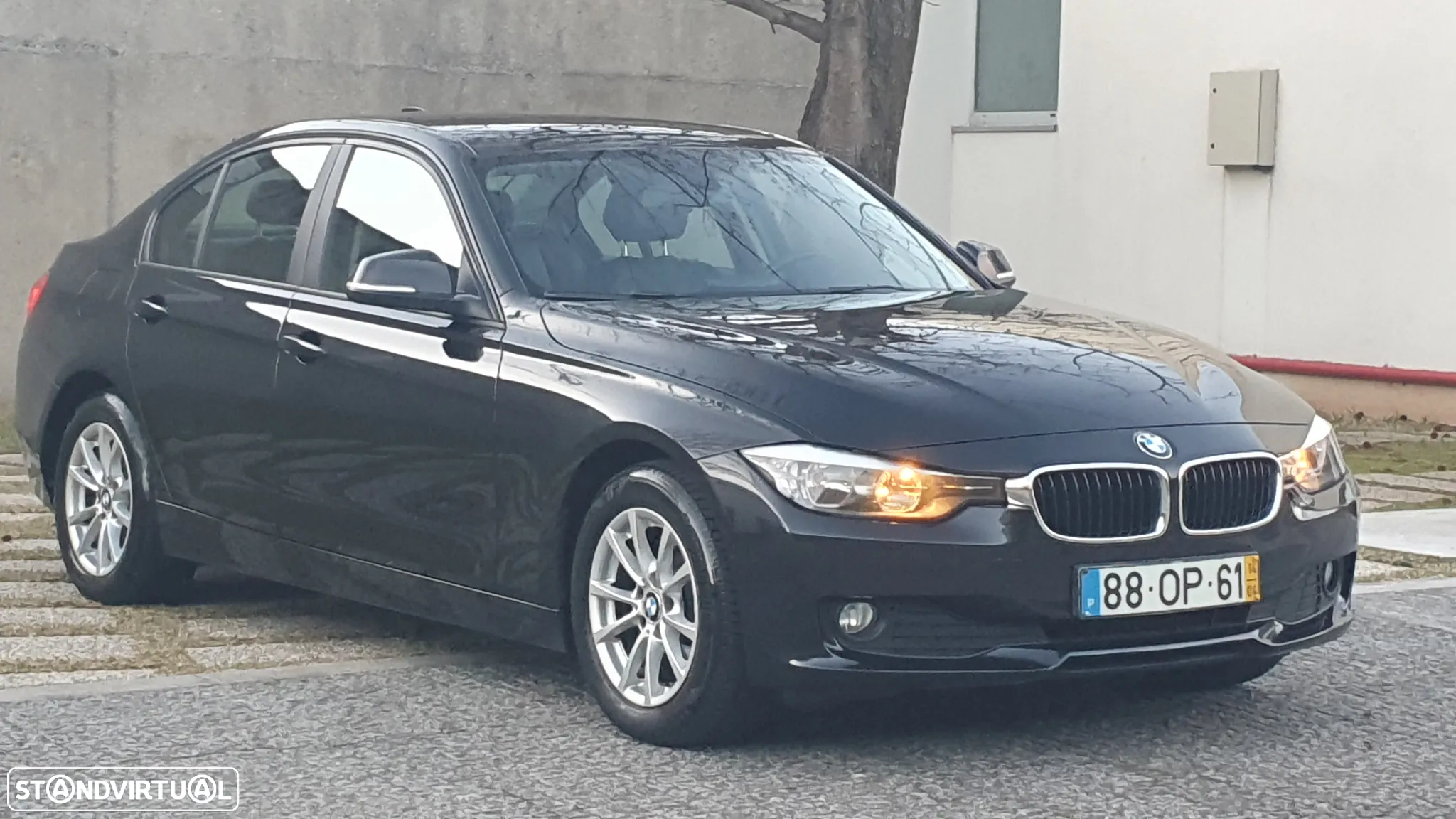 BMW 318 d Line Luxury - 4