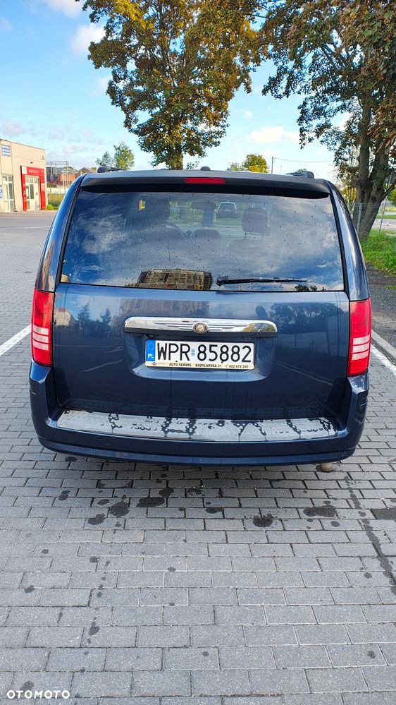 Chrysler Town & Country - 5