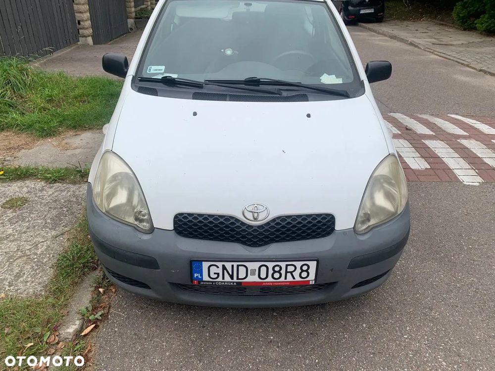 Toyota Yaris 1.0 Base - 4