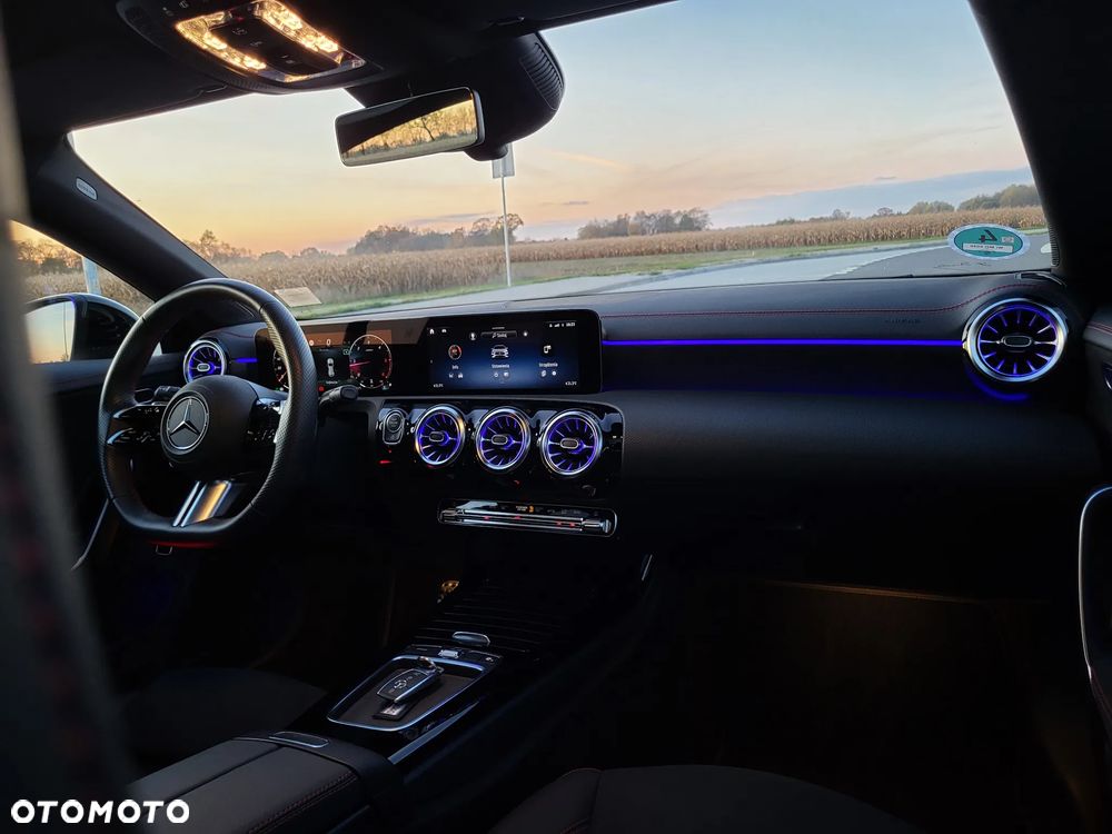 Mercedes-Benz CLA 220 d AMG Line 8G-DCT - 24