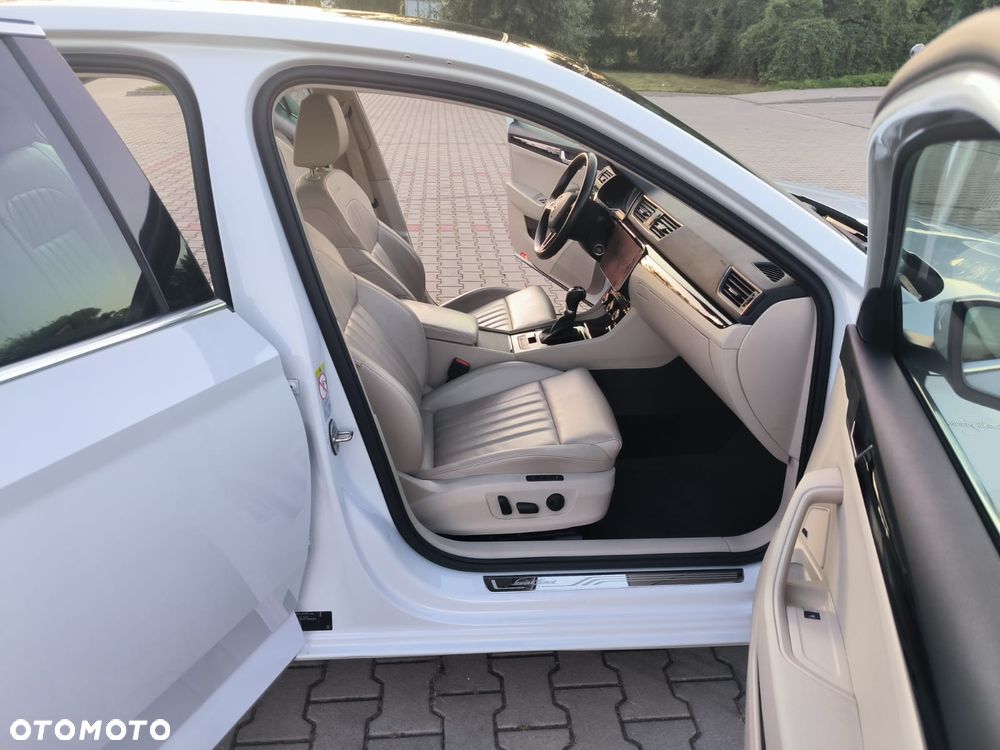 Skoda Superb 2.0 TDI 4x4 L&K DSG - 12