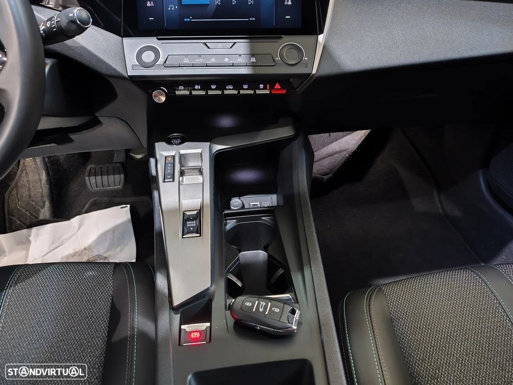 Peugeot 408 1.2 Hybrid Allure e-DCS6 - 14