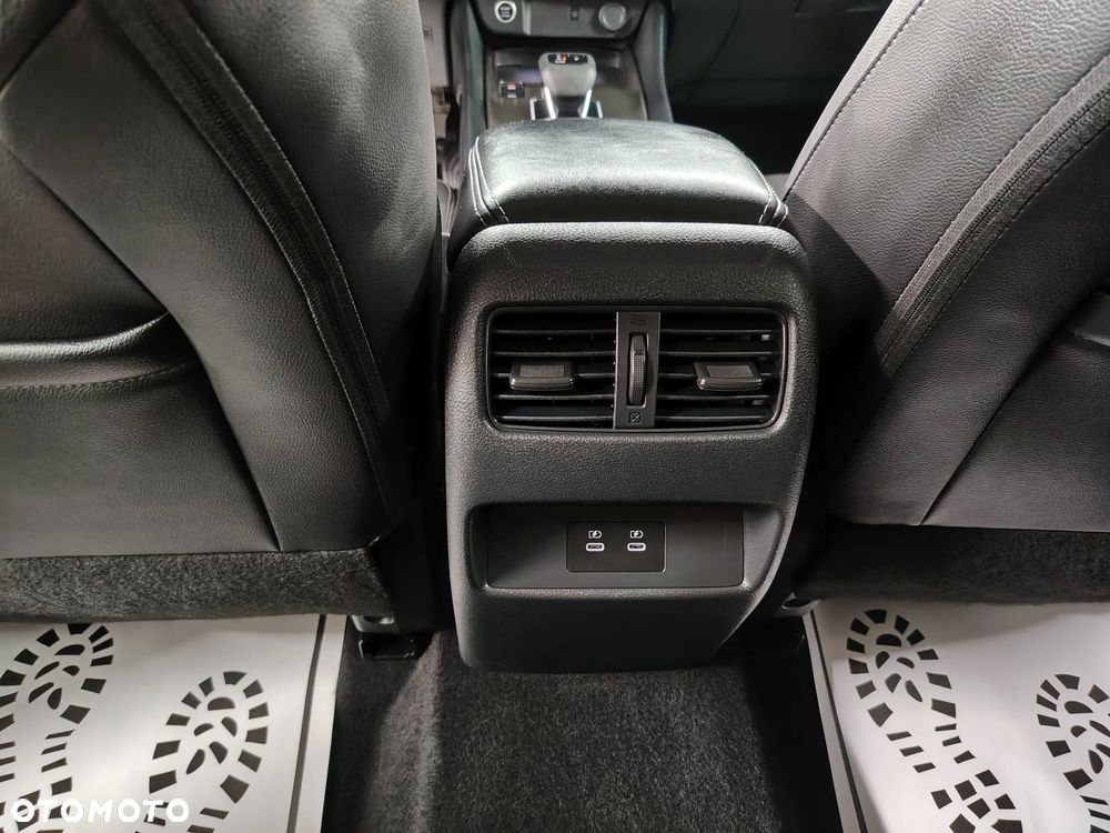 Nissan Qashqai 1.3 DIG-T MHEV Xtronic N-Connecta - 26