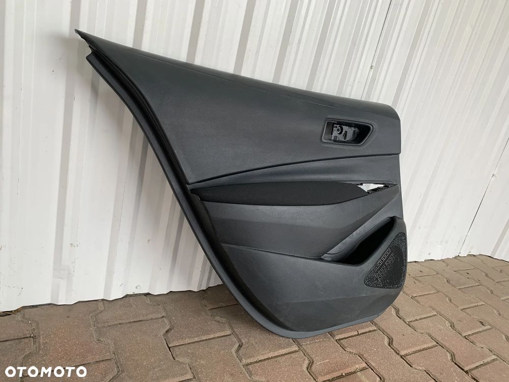 TOYOTA COROLLA E21 SEDAN 19-  BOCZEK DRZWI LEWY TYŁ TYLNY TAPICERKA - 2