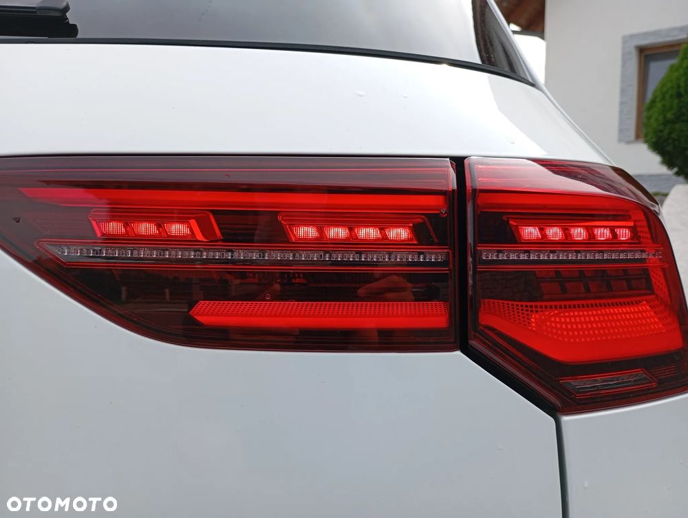 Volkswagen Golf 1.5 eTSI OPF DSG R-Line - 30