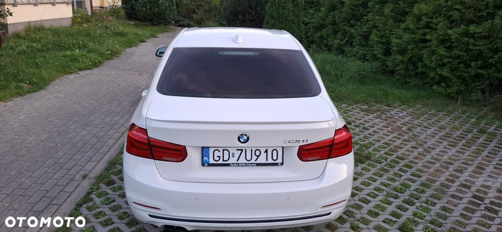 BMW Seria 3 330i Sport Line - 21