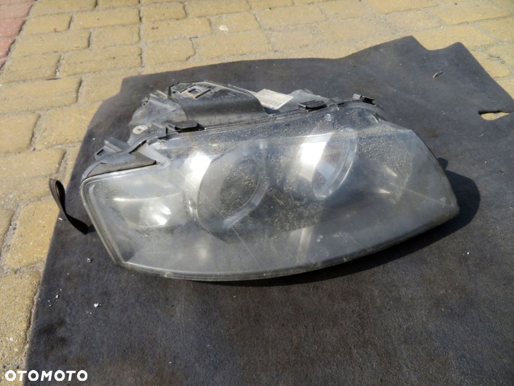 LAMPA PRZEDNIA PRAWA A3 8P 8P0941004M XENON AUDI 2003-2008 - 1