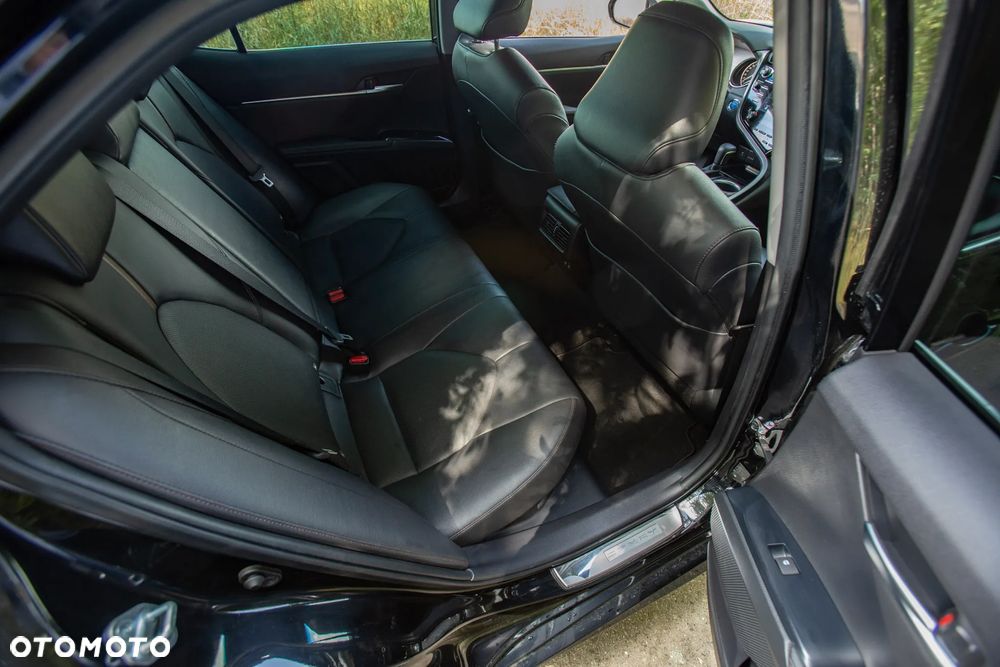 Toyota Camry 2.5 Hybrid Executive CVT - 19