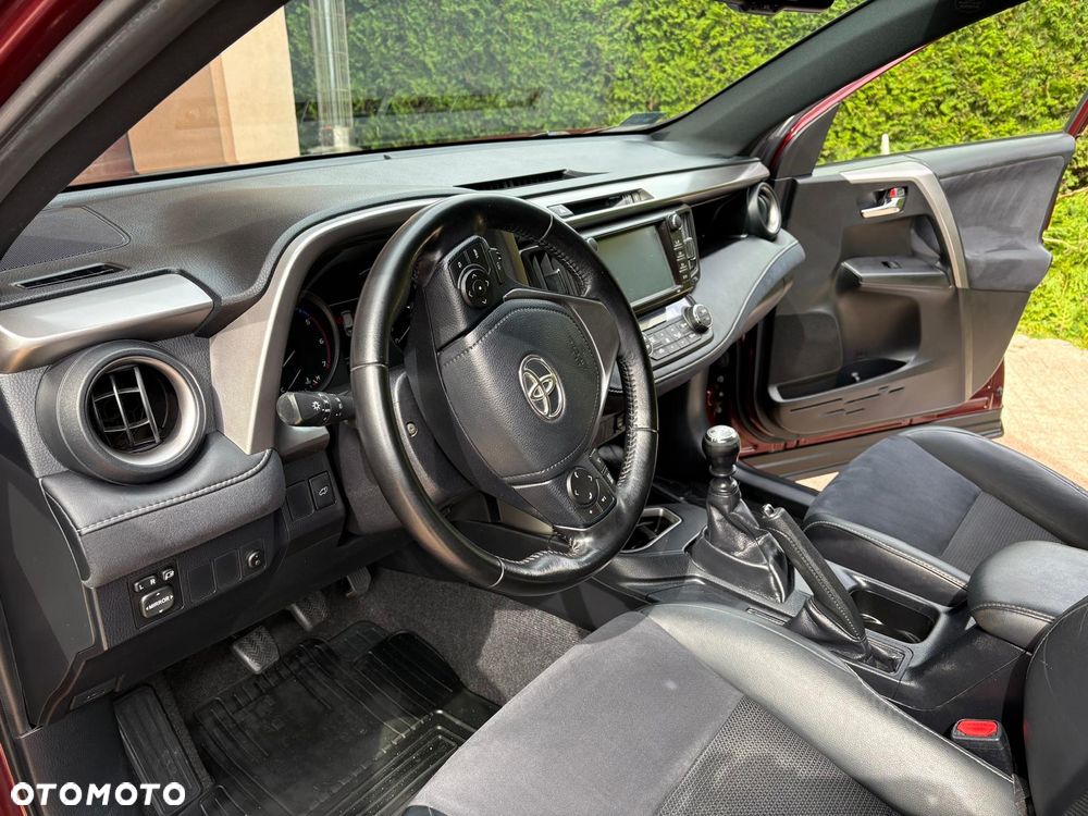 Toyota RAV4 2.0 D-4D Style 4x2 - 5
