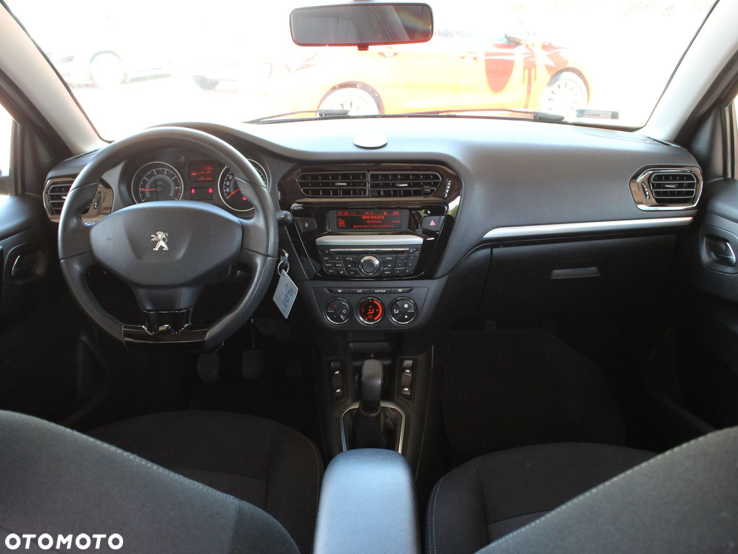 Peugeot 301 1.6 VTi Allure - 15
