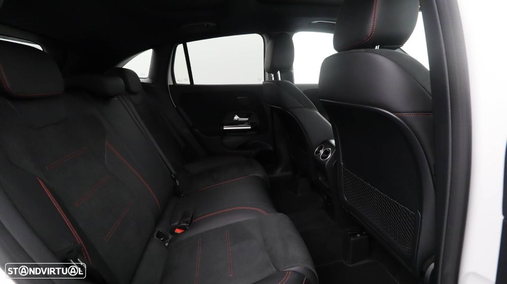 Mercedes-Benz GLA 180 d AMG Line - 3