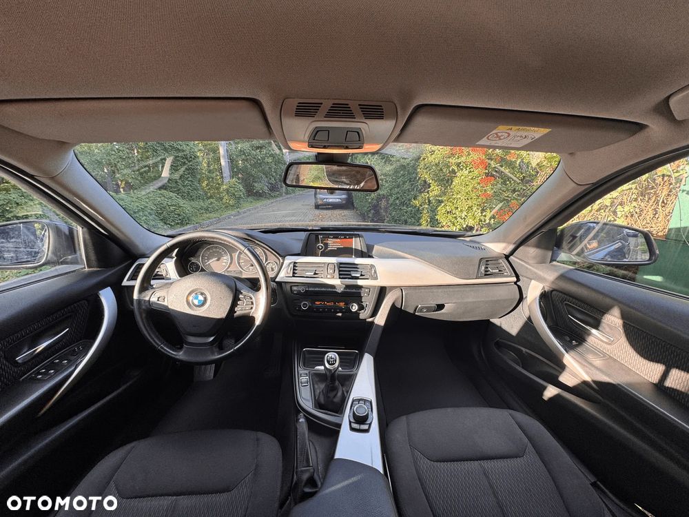 BMW Seria 3 318d - 17