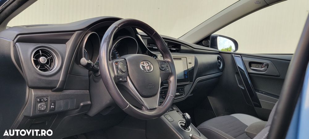 Toyota Auris - 12