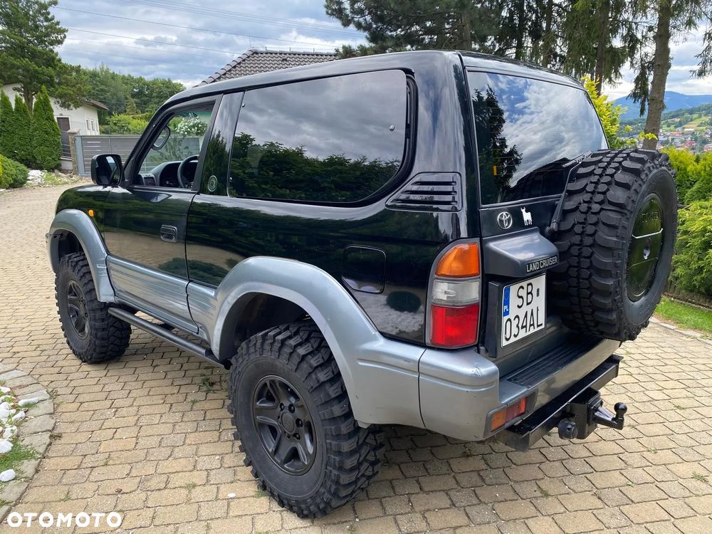 Toyota Land Cruiser - 38