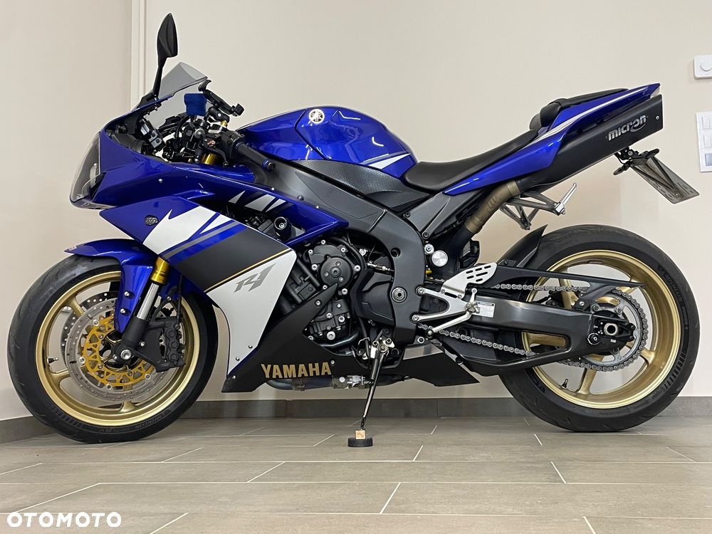 Yamaha R1 - 3