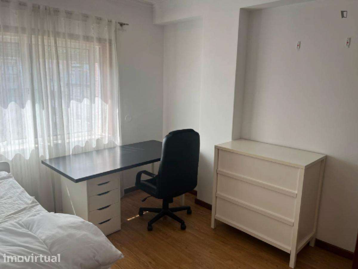 Quarto - localizado em Braga - Grande imagem: 3/8