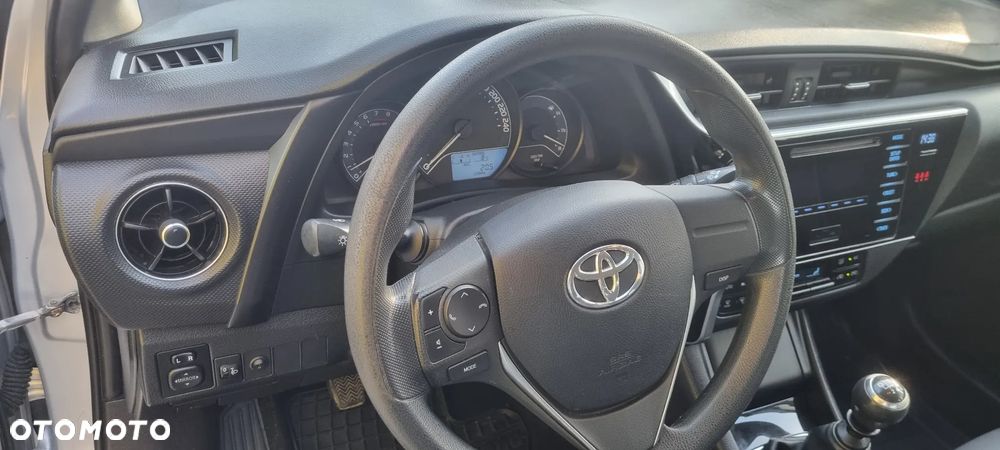 Toyota Auris 1.6 Classic Plus - 11