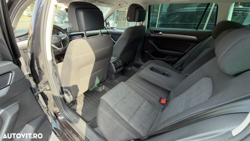 Volkswagen Passat 2.0 TDI SCR DSG Comfortline - 16