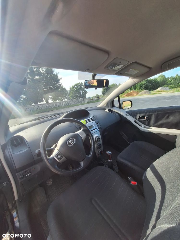 Toyota Yaris 1.3 VVT-i Luna - 30