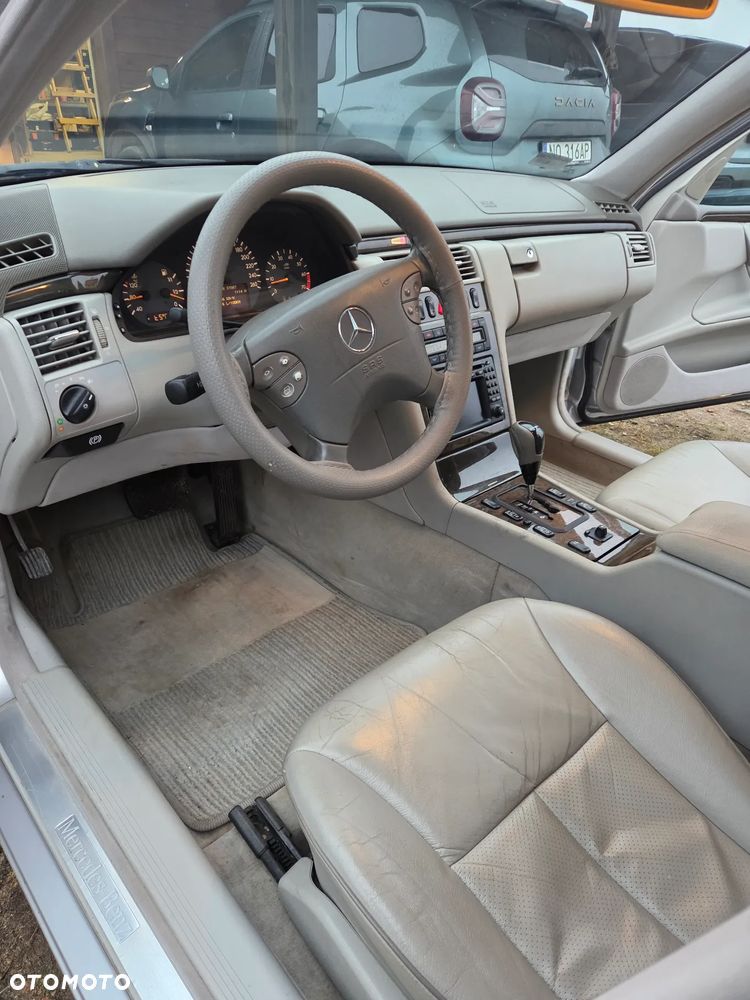 Mercedes-Benz Klasa E 280 T 4-Matic Avantgarde - 12