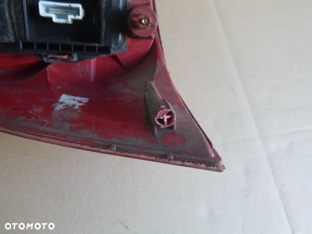LAMPA PRAWY TYŁ PRAWA TYLNA PEUGEOT 307 KOMBI 01-05 - 10