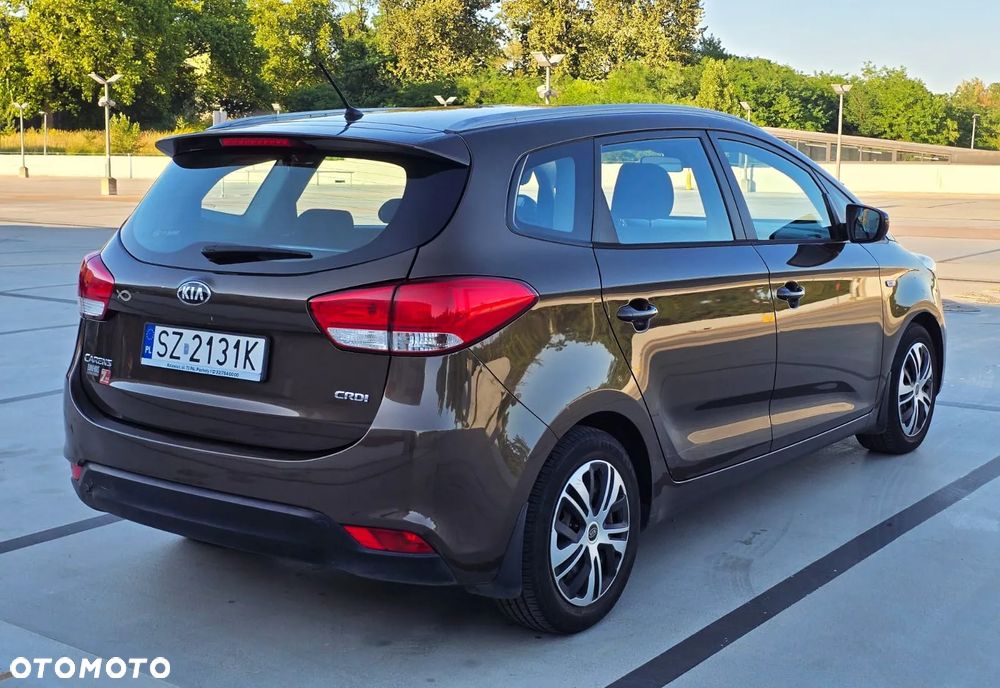 Kia Carens 1.7 CRDi L 7os - 10