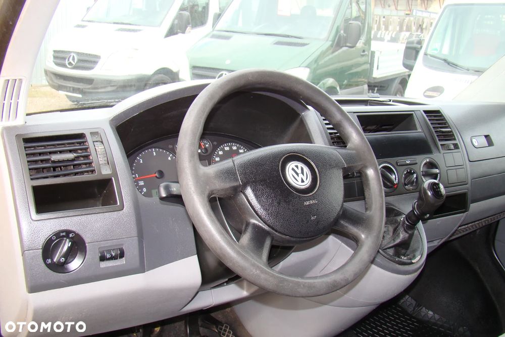 Volkswagen Transporter - 11