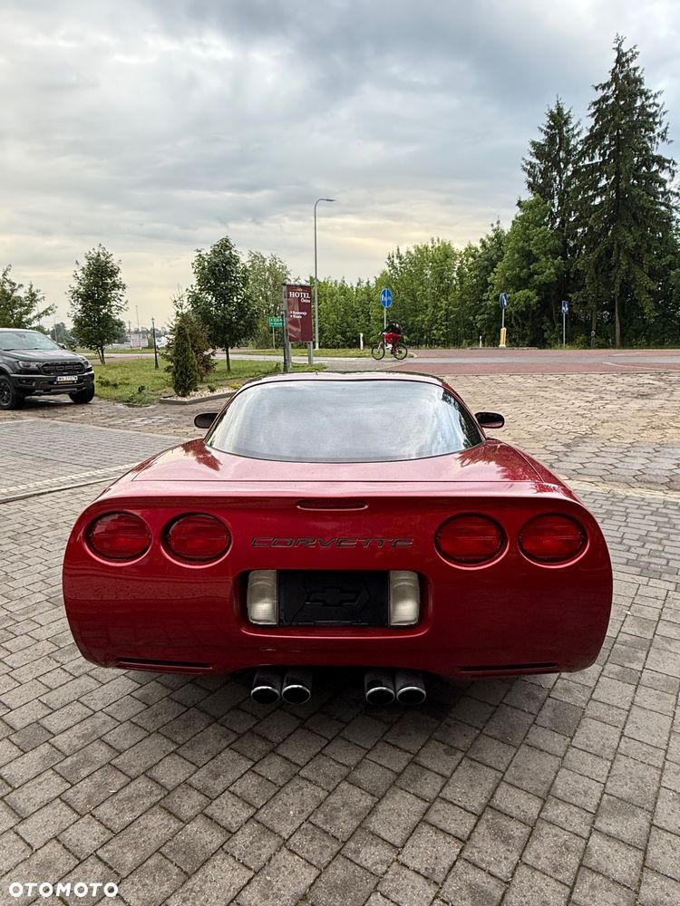 Chevrolet Corvette - 12
