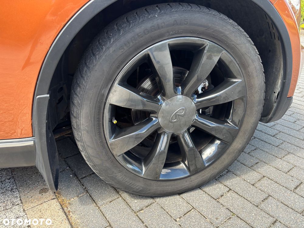 Infiniti FX - 7