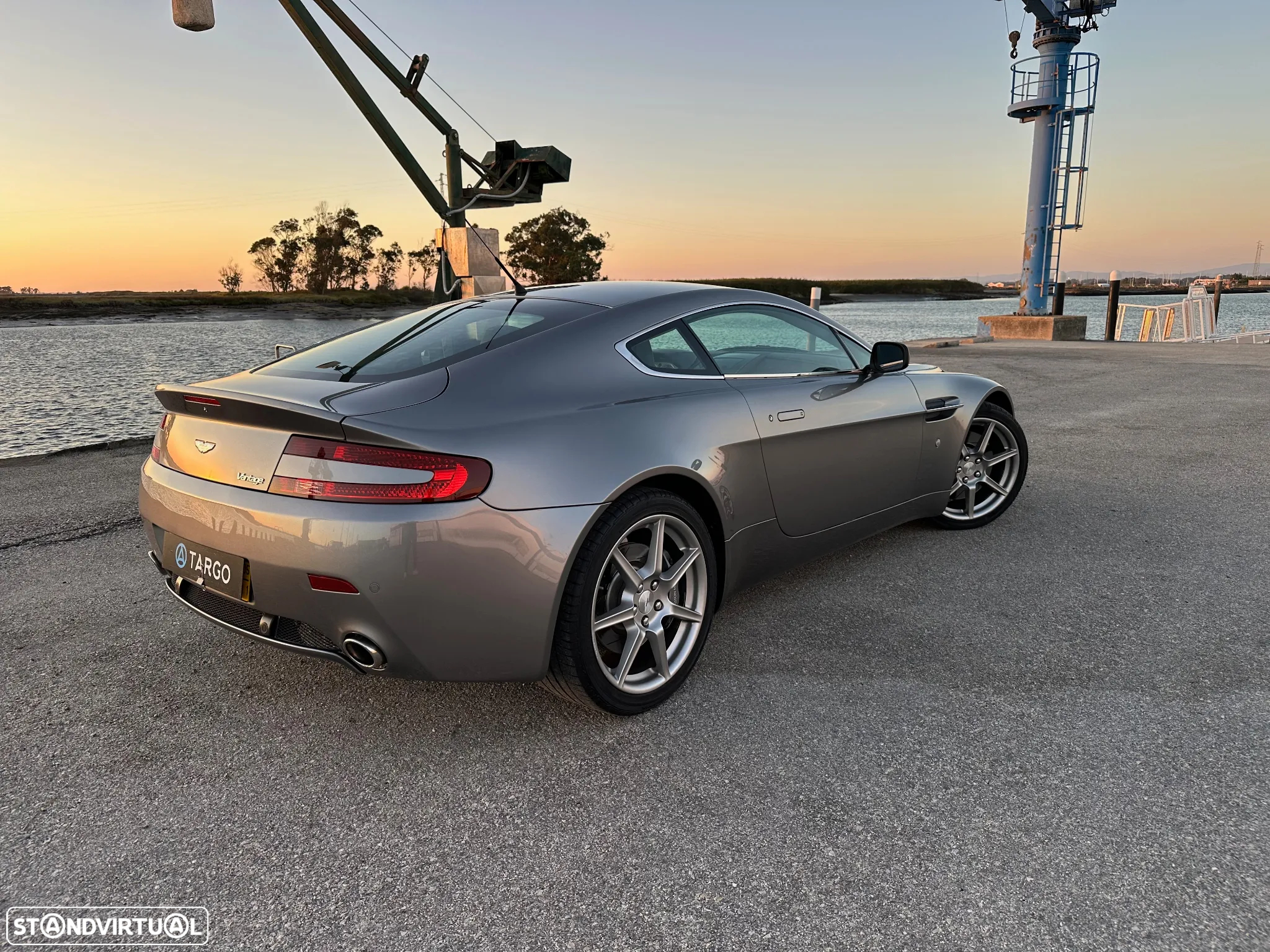 Aston Martin Vantage Coupe V8 - 35