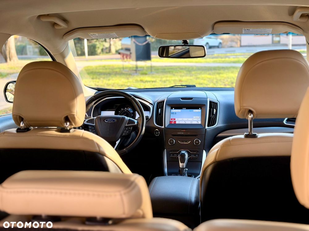 Ford Edge - 18