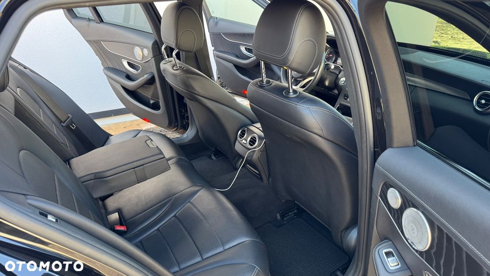 Mercedes-Benz Klasa C 200 4-Matic 9G-TRONIC - 16