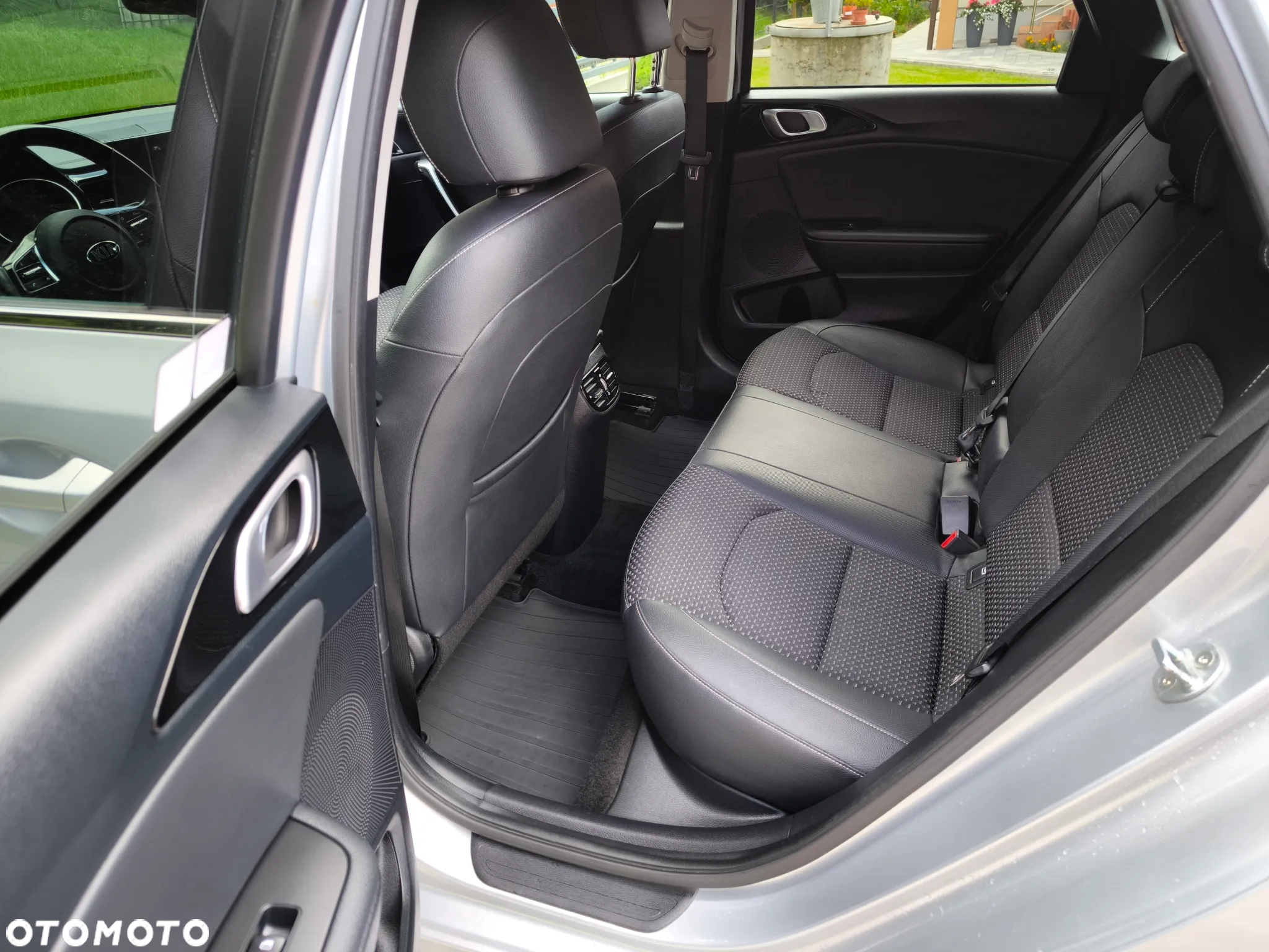 Kia Ceed 1.5 T-GDI Business Line Plus - 11