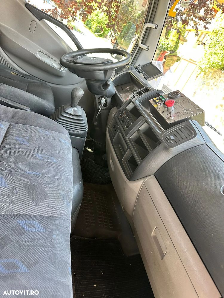Renault Maxity - 7