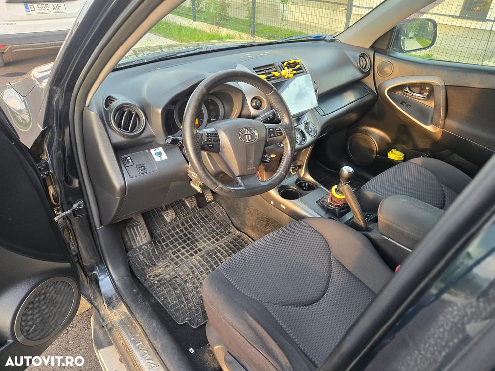 Toyota RAV4 2.2 D-4D Luxury - 7