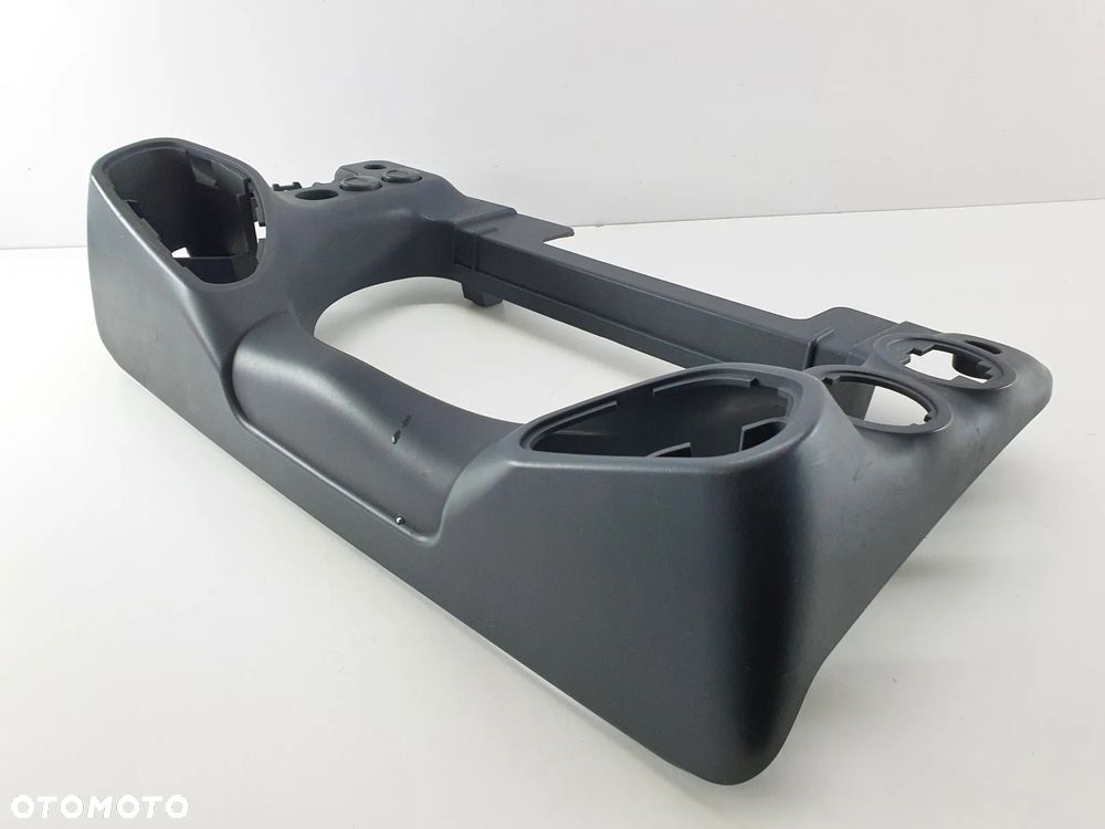 OBUDOWA OSLONA RAMKA LICZNIKA EU  IVECO EUROCARGO - 13