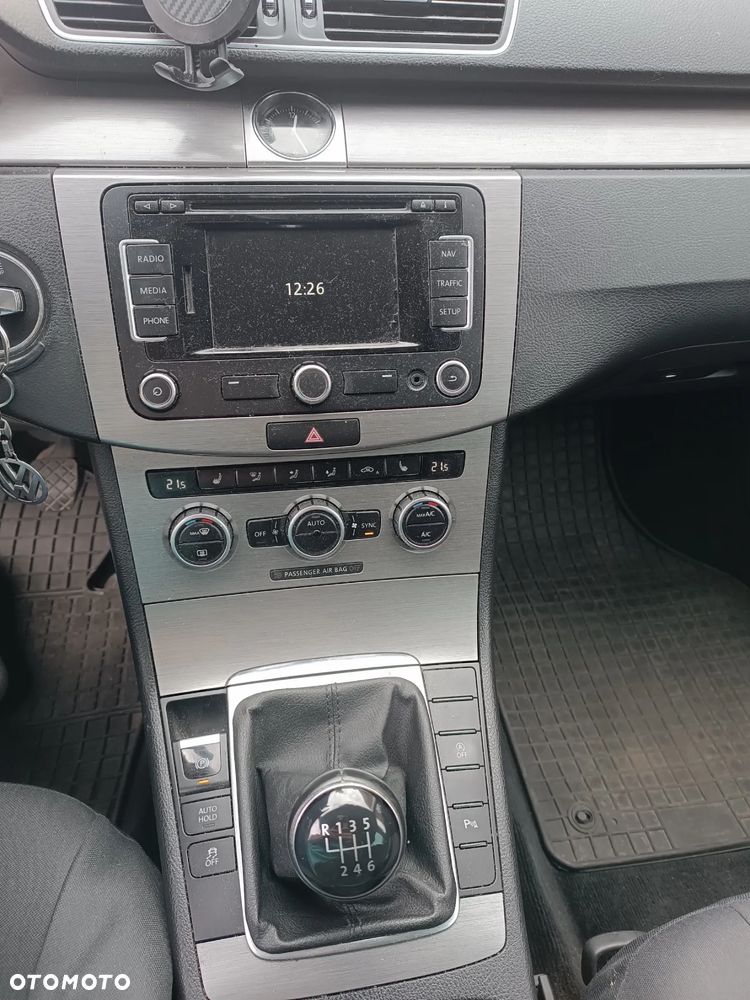 Volkswagen Passat 2.0 TDI Comfortline - 4