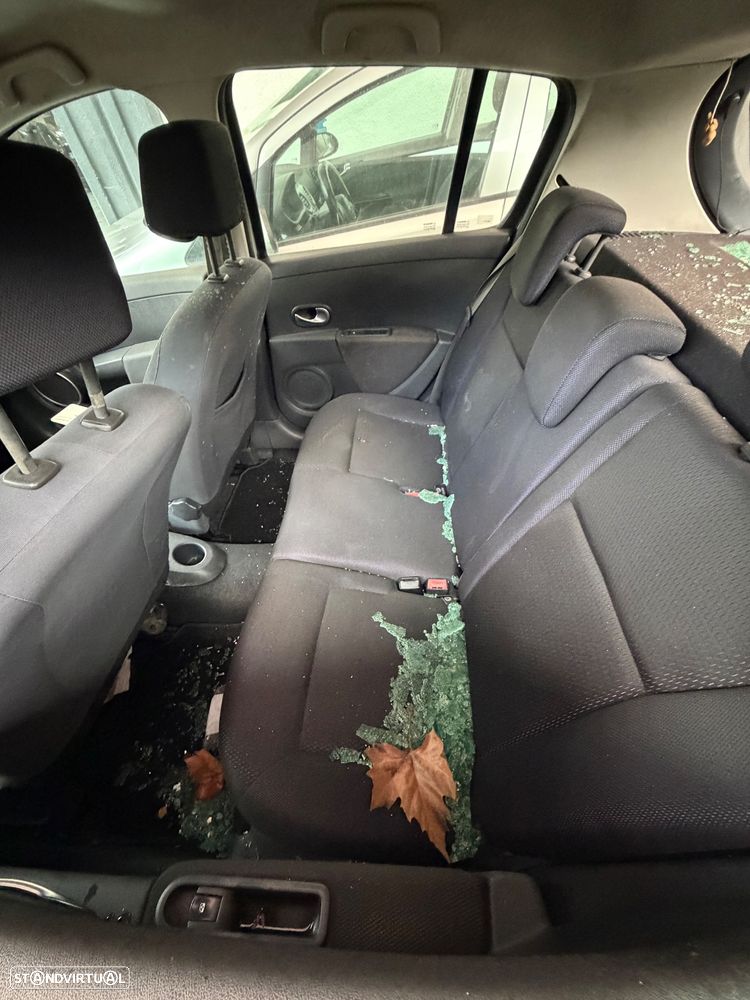 Renault clio - peças - 7