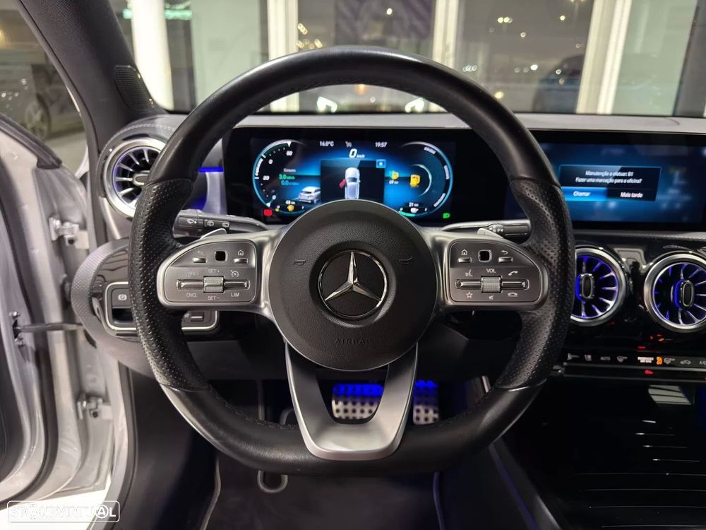 Mercedes-Benz A 250 e AMG Line - 8