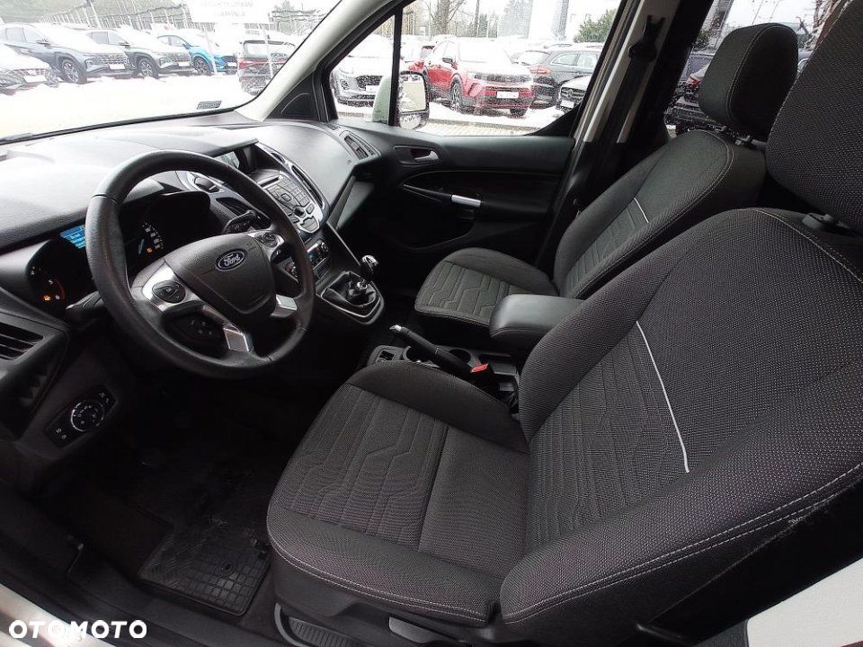 Ford Tourneo Connect - 10