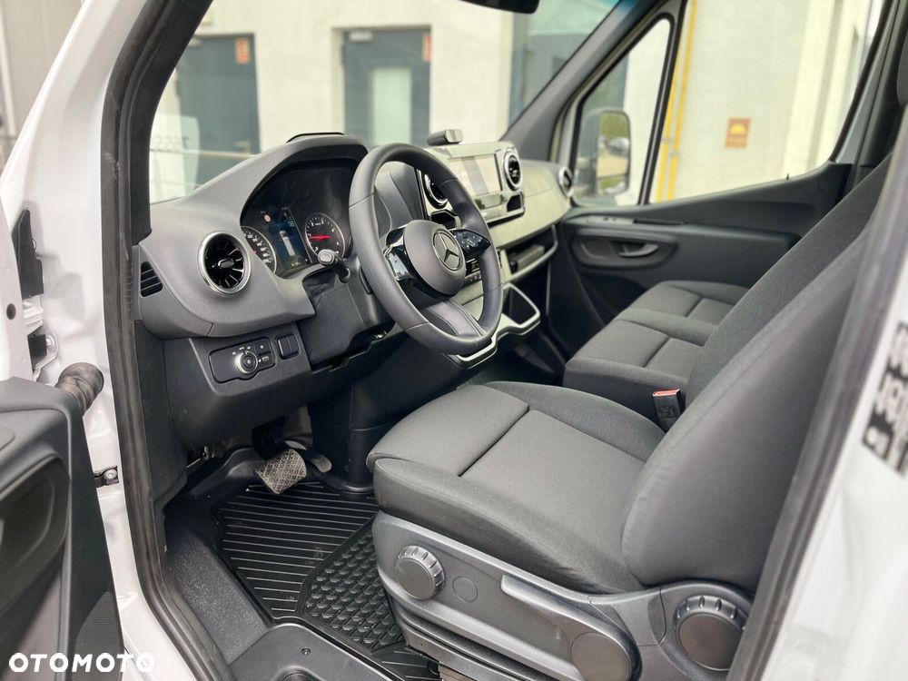 Mercedes-Benz Sprinter Sprinter - 12