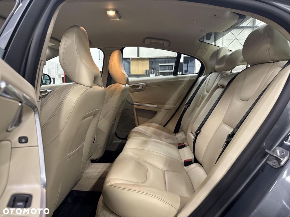 Volvo S60 - 11