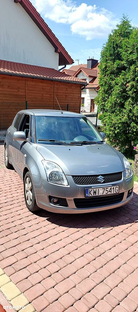 Suzuki Swift - 1