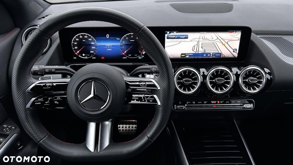 Mercedes-Benz GLA 200 AMG Line - 14